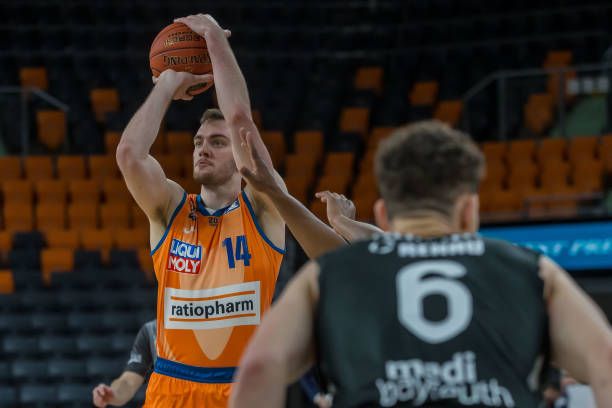 的极端对比 的极端对比