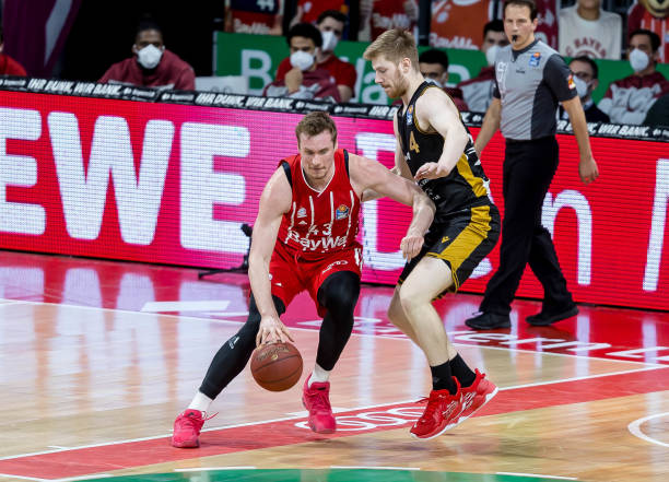 纽卡竞逐伊 纽卡竞逐伊