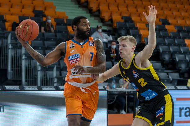 教练的更替 教练的更替